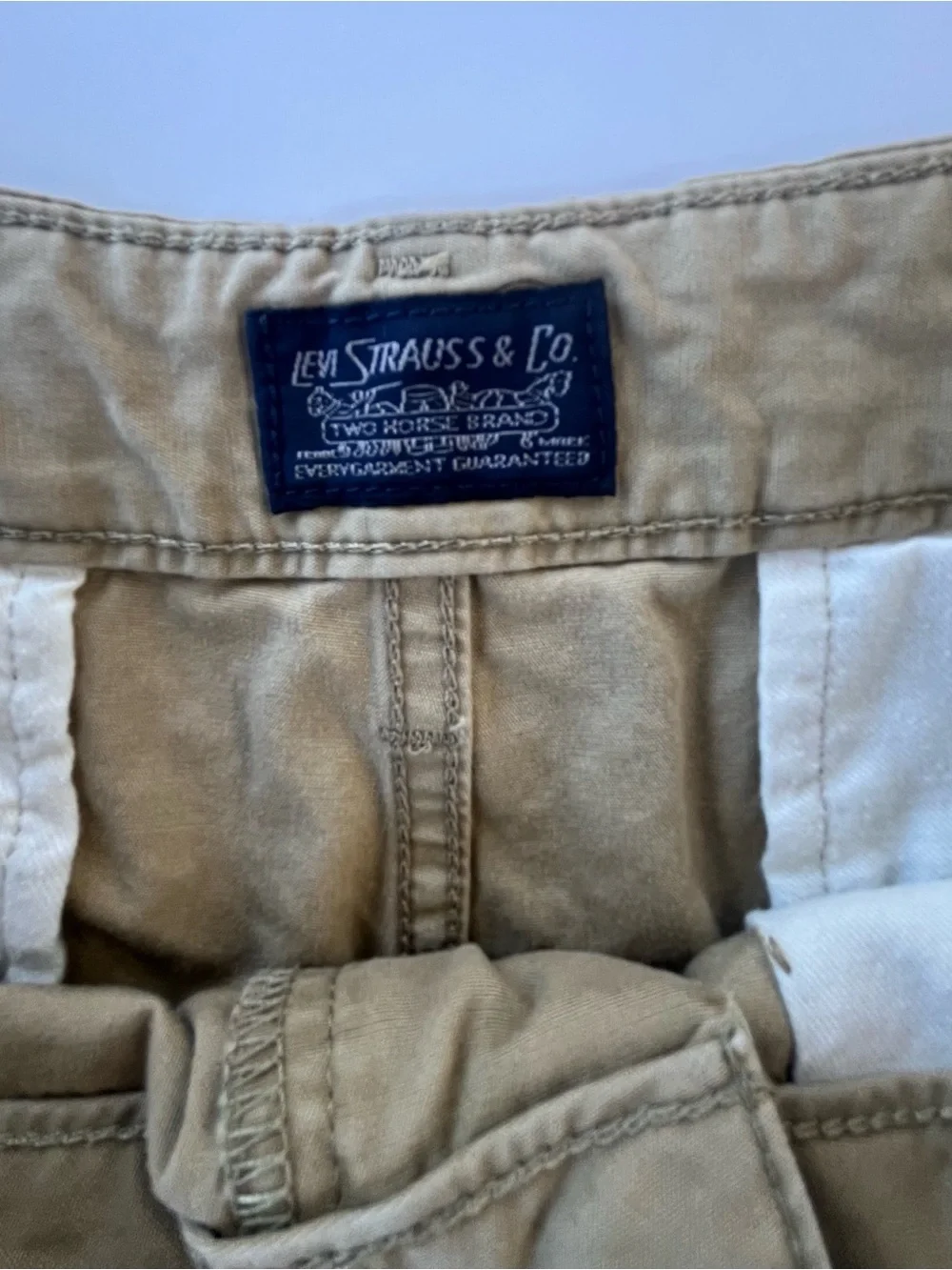Levi Strauss 100% cotton tan cargo shorts waist 33